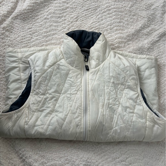 Ivory Puffer Vest ❄️ - Picture 5 of 5